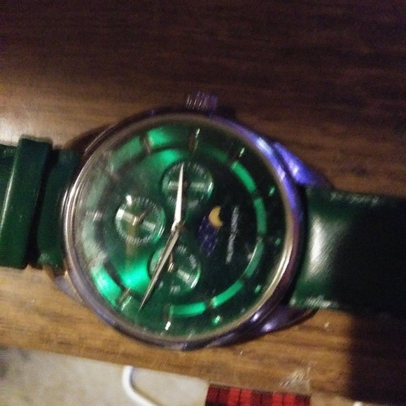 Watch - Picture 4 of 11